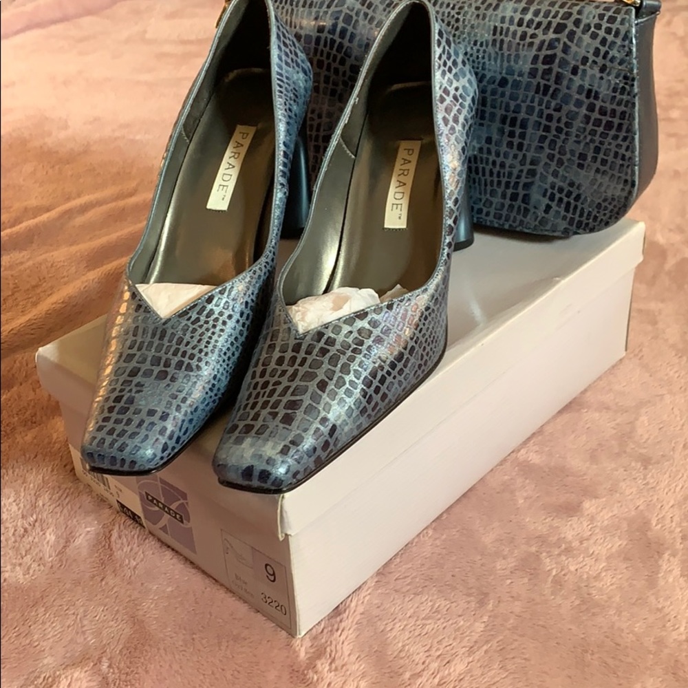Shoes - Picture 3 of 4